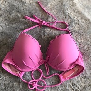 Victoria’s Secret Swimsuit Top 34B